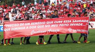 Vila Nova perde, mas emociona com tributo a Cristiano Araújo