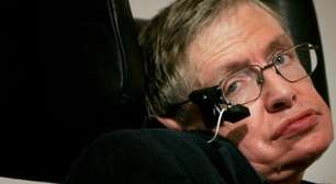 Hawking alerta sobre perigo de corrida por robôs matadores