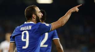 Higuaín faz 2, Juventus elimina Napoli e vai à final