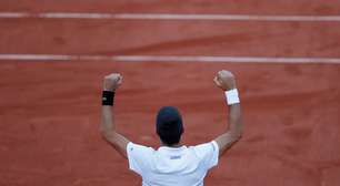 Djokovic derrota espanhol e iguala recordes em Roland Garros