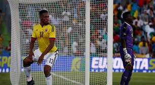 Com dancinha e dois gols de Mina, Colômbia goleia Camarões
