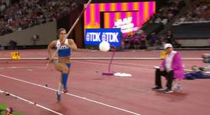 Stefanidi leva o ouro com o quarto melhor salto com vara da história