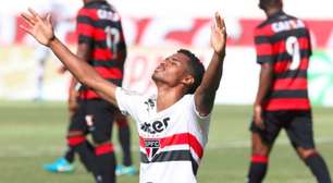 São Paulo reage 2 vezes, vence nos pênaltis e vai à semi