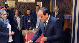 Abdel Fatah Al-Sissi é reeleito presidente do Egito com 97%