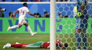 Em jogo de pixotadas, Irã derrota o Marrocos com gol contra