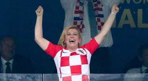 Kolinda Grabar-Kitarovi, a popular presidente-torcedora da Croácia acusada de xenofobia