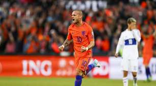 Sneijder se despede da seleção da Holanda contra o Peru