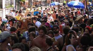 Rio: blocos reúnem 140 mil foliões no sábado de pré-carnaval