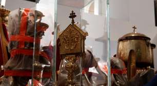 Obras de arte de Notre-Dame serão transferidas para o Louvre