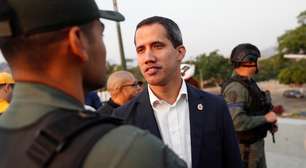 Guaidó anuncia ter apoio de militares para derrubar Maduro