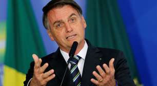 "Reforma é para ajudar os pobres", diz Bolsonaro