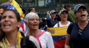 Protesto de Guaidó tem baixa adesão; Maduro elogia tropas