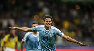 Com Cavani inspirado, Uruguai arrasa Equador na estreia