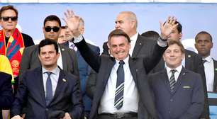 Bolsonaro e Moro comemoram juntos gol do Brasil no Maracanã