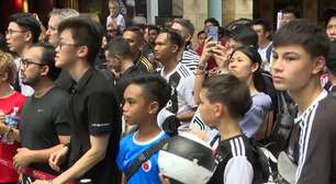 VIRAL: Futebol: Buffon e De Ligt recebem o carinho dos fãs em Cingapura