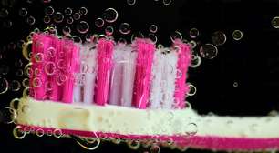 Escova de dente pode causar gengivite