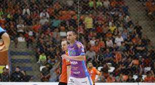 Favoritos, Carlos Barbosa e Corinthians caem na Liga Futsal