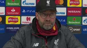 Klopp, cansado dos jornalistas: "Se alguém tiver perguntas interessantes, vai ser legal"