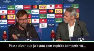 Klopp corrige tradutor com dureza: "Você deveria ouvir, senão eu posso traduzir"