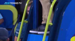 Viral: ATP Cup: Medvedev dá raquetadas na cadeira do árbitro