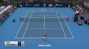 WTA Adelaide: Ash Barty v Anastasia Pavlyuchenkova - 4-6, 6-3, 7-5