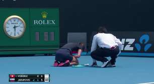 Australian Open: Fumaça faz tenista passar mal e abandonar a partida