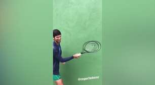 #StayAtHome: Djokovic, sem chapéu, encara desafio de Federer