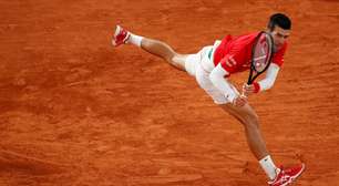 Djokovic avança e iguala Nadal em número de quartas em Paris