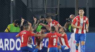 Com gols no 2º tempo, Paraguai e Peru empatam na abertura