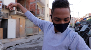 A favela que está combatendo a covid-19 e o desemprego de jovens ao mesmo tempo