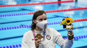 Ledecky fica fora do pódio nos 200m, mas leva ouro nos 1500m