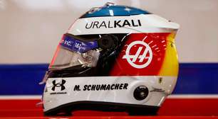Em homenagem, Mick Schumacher usa réplica de capacete do pai
