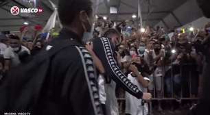 VASCO: Recepção calorosa! Torcedores do Vasco enchem aeroporto de São Luis do Maranhão e apoiam o time em busca do acesso