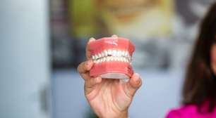 Soluções caseiras para por fim à dor da dentadura