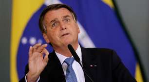 Bolsonaro debocha de observadores nas eleições: "Vão observar o quê?"