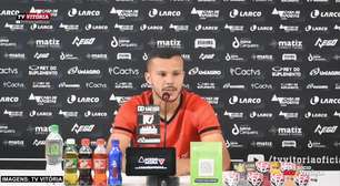 VITÓRIA: Thalysson Kelvin mantém esperanças para evitar rebaixamento e deixa estratégia para o treinador: "A gente crê muito que sairemos dessa situação"
