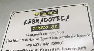Artista cria 'kebradoteca' e cursinho pré-vestibular em SP