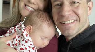 Tiago Leifert se emociona ao citar câncer da filha durante homenagem a técnico do PSG