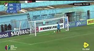 PERNAMBUCANO: Que golaço! Lucas chuta antes do meio e marca gol incrível na goleada do Salgueiro sobre o Sete de Setembro