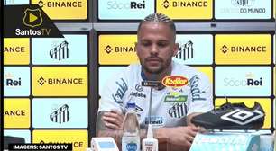 SANTOS: Auro admite que não conhecia Bustos, mas dá aval ao treinador após treinamentos: "Gosta muito de atacar, de intensidade. Acho que vai dar muito certo aqui"