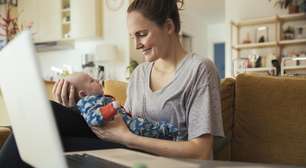 Linkedin cria seção de "pausa na carreira" para mães em tempo integral