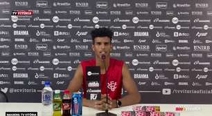 VITÓRIA: Ewerton Páscoa destaca atuação com três defensores: "Me senti à vontade"