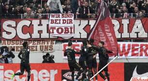 Lewandowski passa em branco, mas Bayern goleia o Freiburg