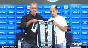 GRÊMIO: Gabriel Teixeira é apresentado e revela peso em sua escolha: "A grandeza do clube e já ter trabalhado com o Roger antes"