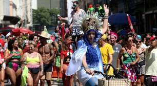 Blocos de carnaval desfilam no Rio mesmo sem o apoio da Prefeitura