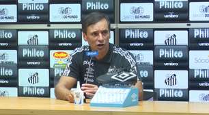 SANTOS: Fabián Bustos minimiza liderança no Brasileiro e pede calma, após goleada sobre o América-MG: "É um torneio longo e precisamos ter os pés na terra"