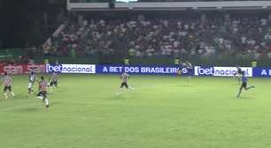 GOIÁS: Cabeçada certeira! Apodi aproveita cruzamento e marca gol de empate contra o Atlético no segundo tempo