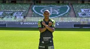 Juninho fala sobre os duelos contra o Atlético-MG e espera reabilitação da equipe no Brasileirão