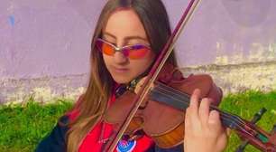 'Violinista Chavosa' quebra estereótipos ao tocar funk no metrô de SP