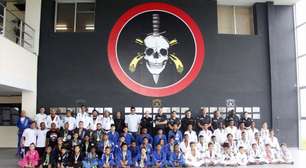 Liderados por policiais militares, jovens de comunidades do Rio viajam a Barueri-SP para a disputa do campeonato brasileiro de jiu-jitsu